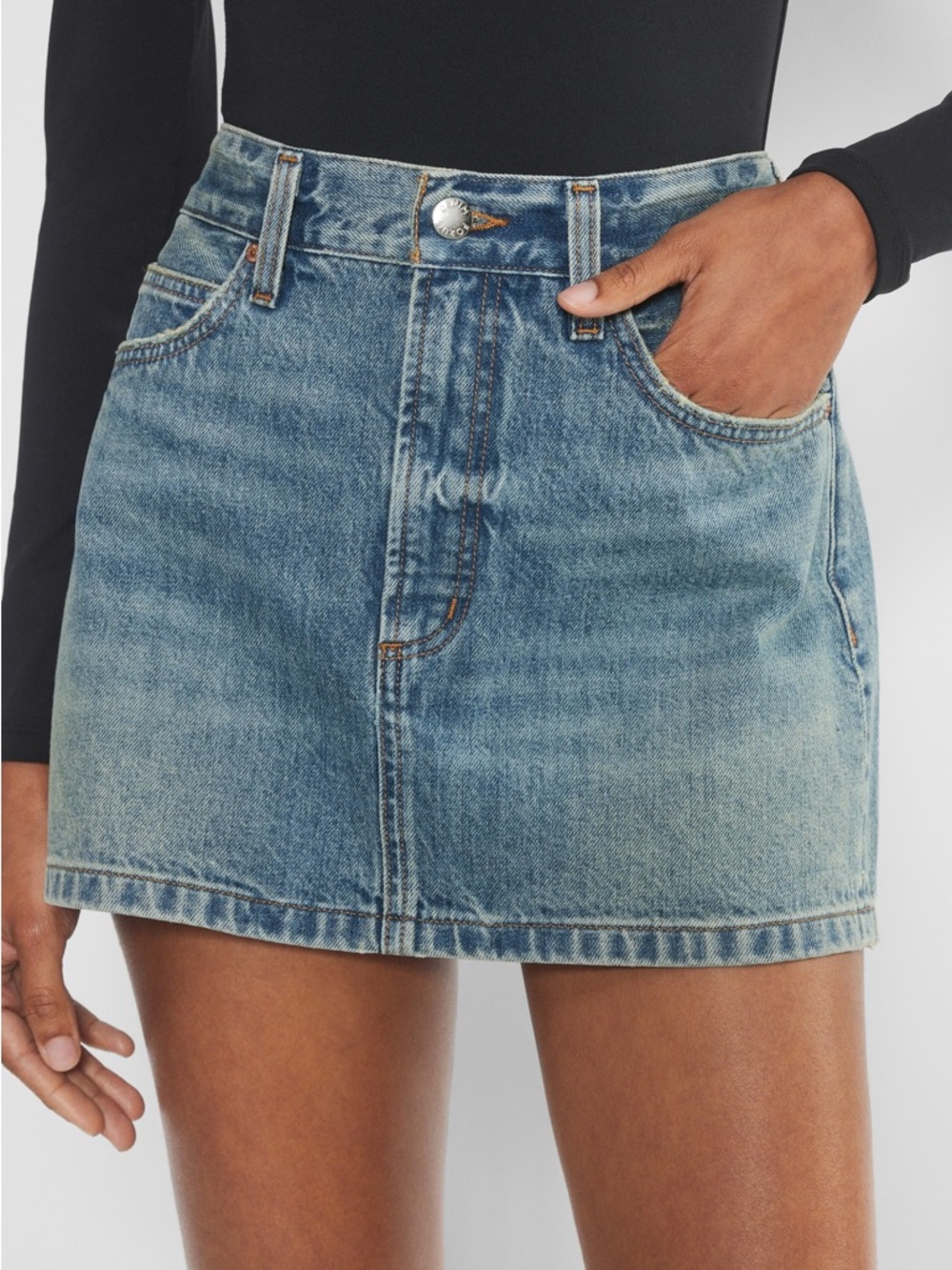 Aritzia Denim Forum The '90s Ricci Mini Skirt 5 Years Kiss and Tell Blue Size 25